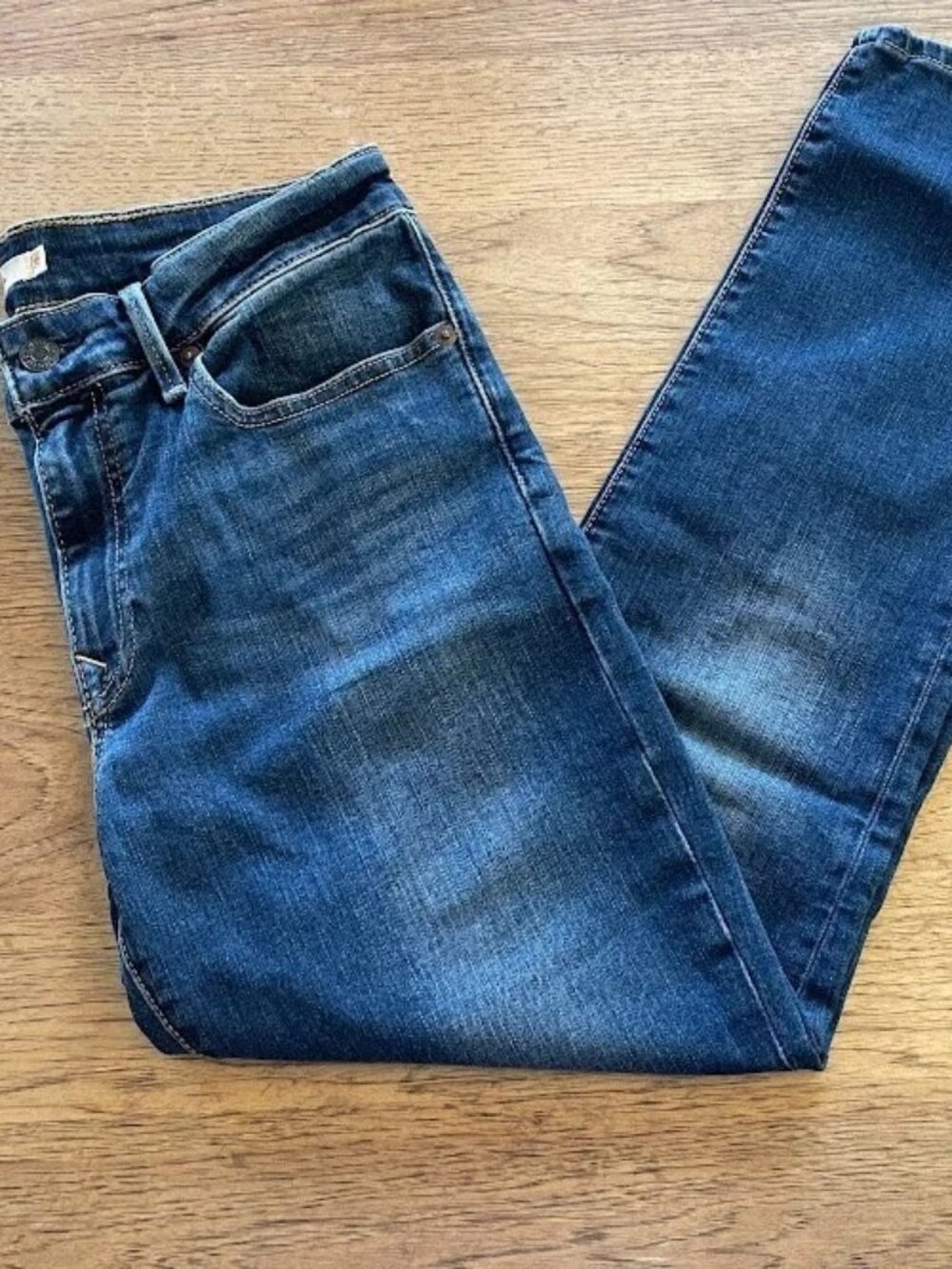 LEVI'S Premium Dark Wash 30X28 712 Slim Women's Jeans Mid Rise Zip Fly NWT